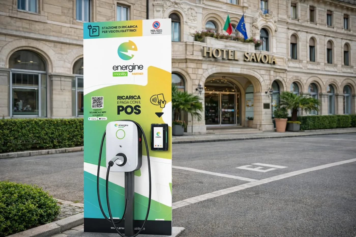 Totem Energine Mobility con wallbox e POS integrato installato davanti all'ingresso dell'Hotel Savoia: ricarica e pagamento con carta, app o QR code